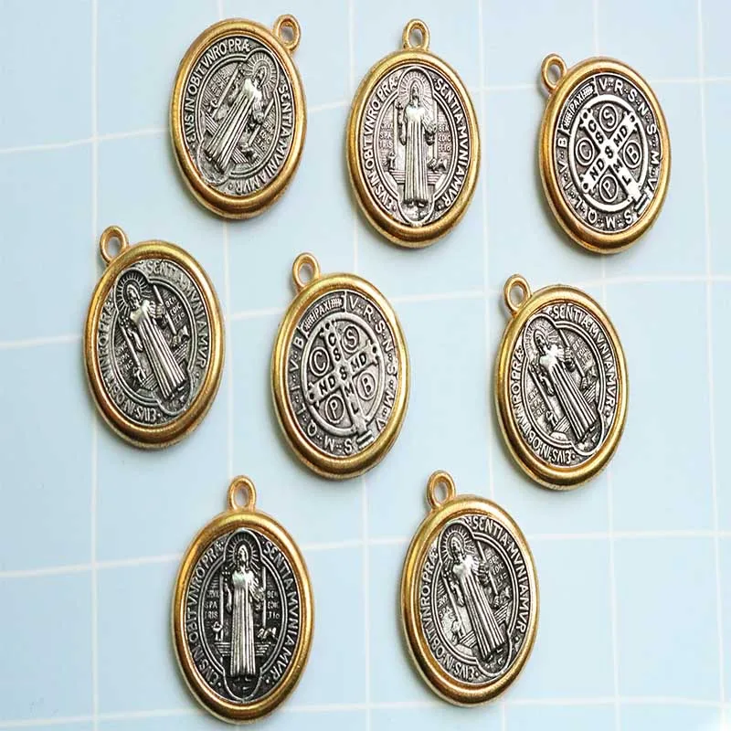 New Charm Nurcia Retro Saint Benedict Patterns Against Evil Sacred Box Pendant Pendant Catholic Necklace Religious Gift Pendant