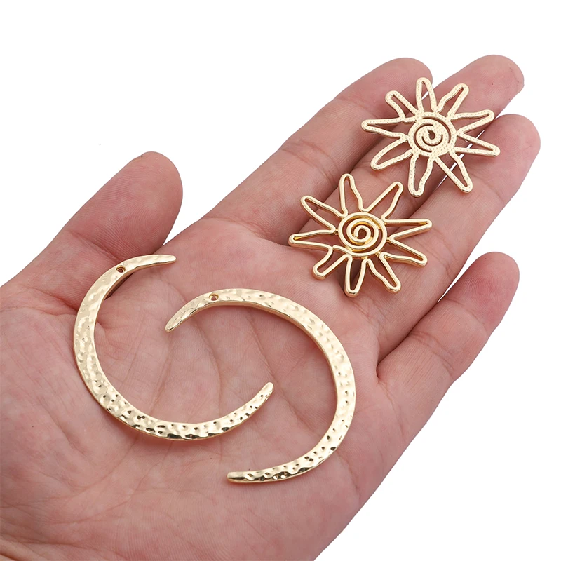 

10Pcs/lot Embossing Moon Charms Sun Pendant For Diy Necklace Earrings Jewelry Handmade Craft Making Jewellery Accessories