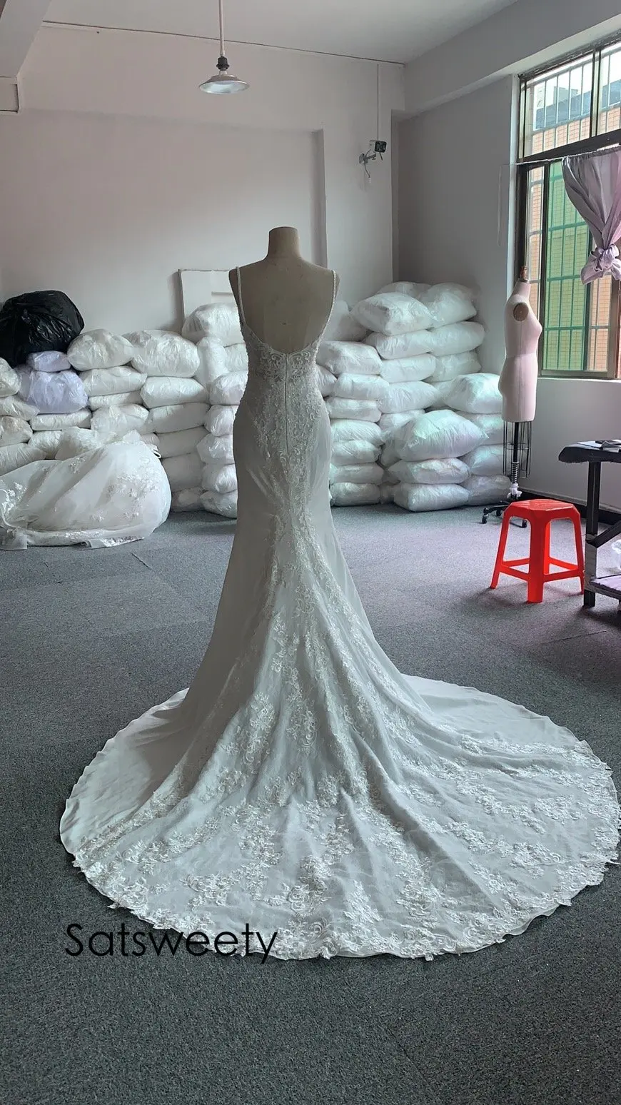 Gaun Pengantin Applique Manik-manik Mewah 2022 Gaun Pengantin Putri Duyung Tali Spaghetti Vestido De Noivas Ekor Kapel Kustom