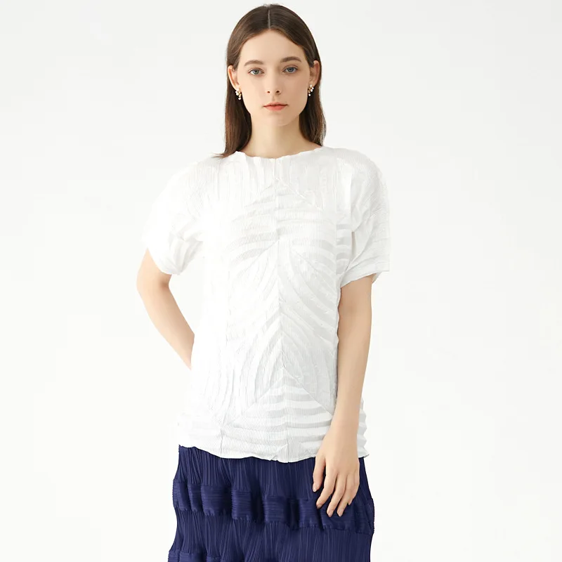 

Miyake pleated fashion round neck tops 21 summer style black light luxury niche temperament basic Korean style bottoming Tees