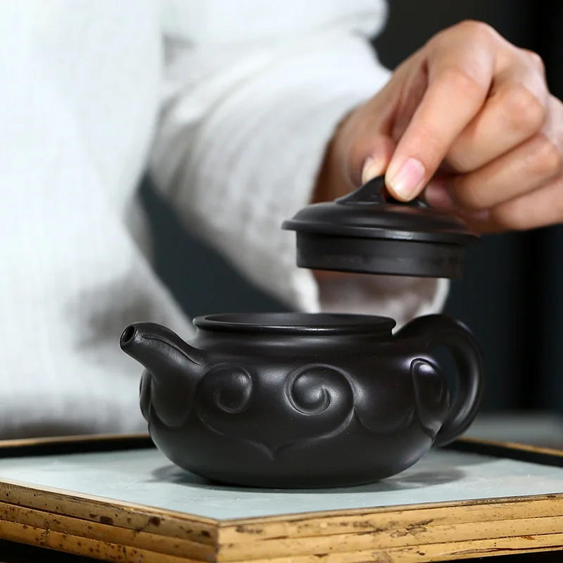 Yixing purple clay teapot handmade raw black vermilion clay antique Ruyi teapot small capacity 200ml Kungfu Teapot Set