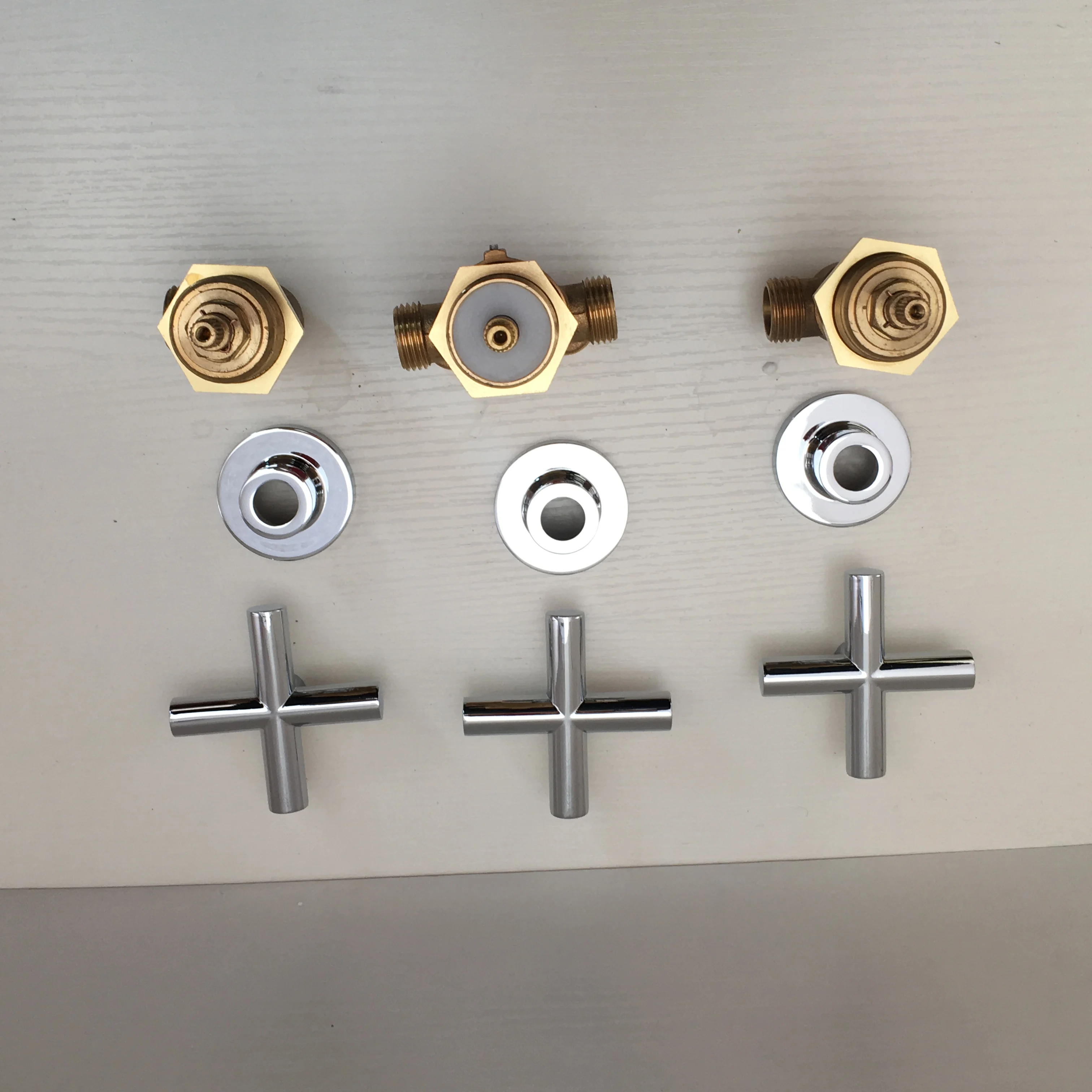 MTTUZK Solid Brass Chrome Finish Bathtub Cold Hot Water Control Valve  Bath Shower Mixer Bathtub Faucet 5 Hole Tap Switch Valve