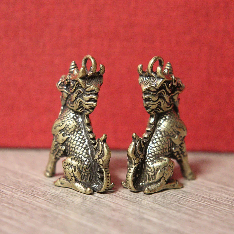 Vintage Brass Chinese Beast Qi Lin Desktop Ornaments Ancient Animal Lucky Kirin Miniatures Figurines Tea Pets Keychains Pendants