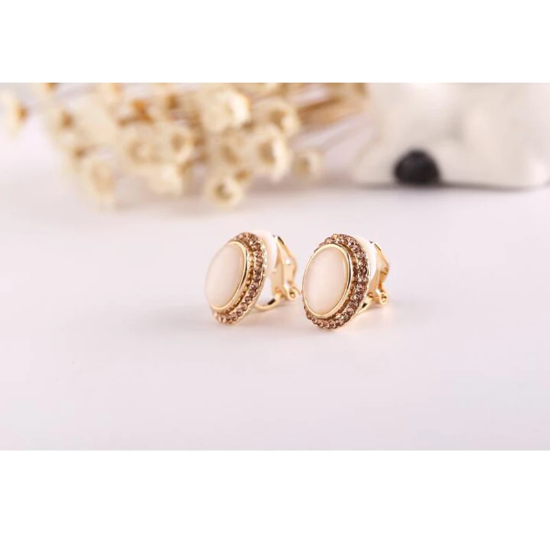 GRACE JUN Gold Color Stone Rhinestone Geometric Clip on Earrings for Women Popular Without Pierced Earrings Charm Jewelry 2019