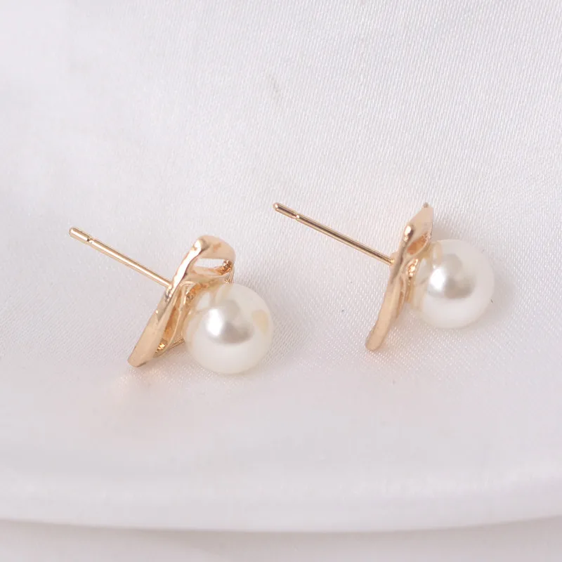 New Women Pearl Stud Earrings Gold Color Small Earrings Imitation Pearl Earrings for Girls Korean Fashion Tiny Earrings