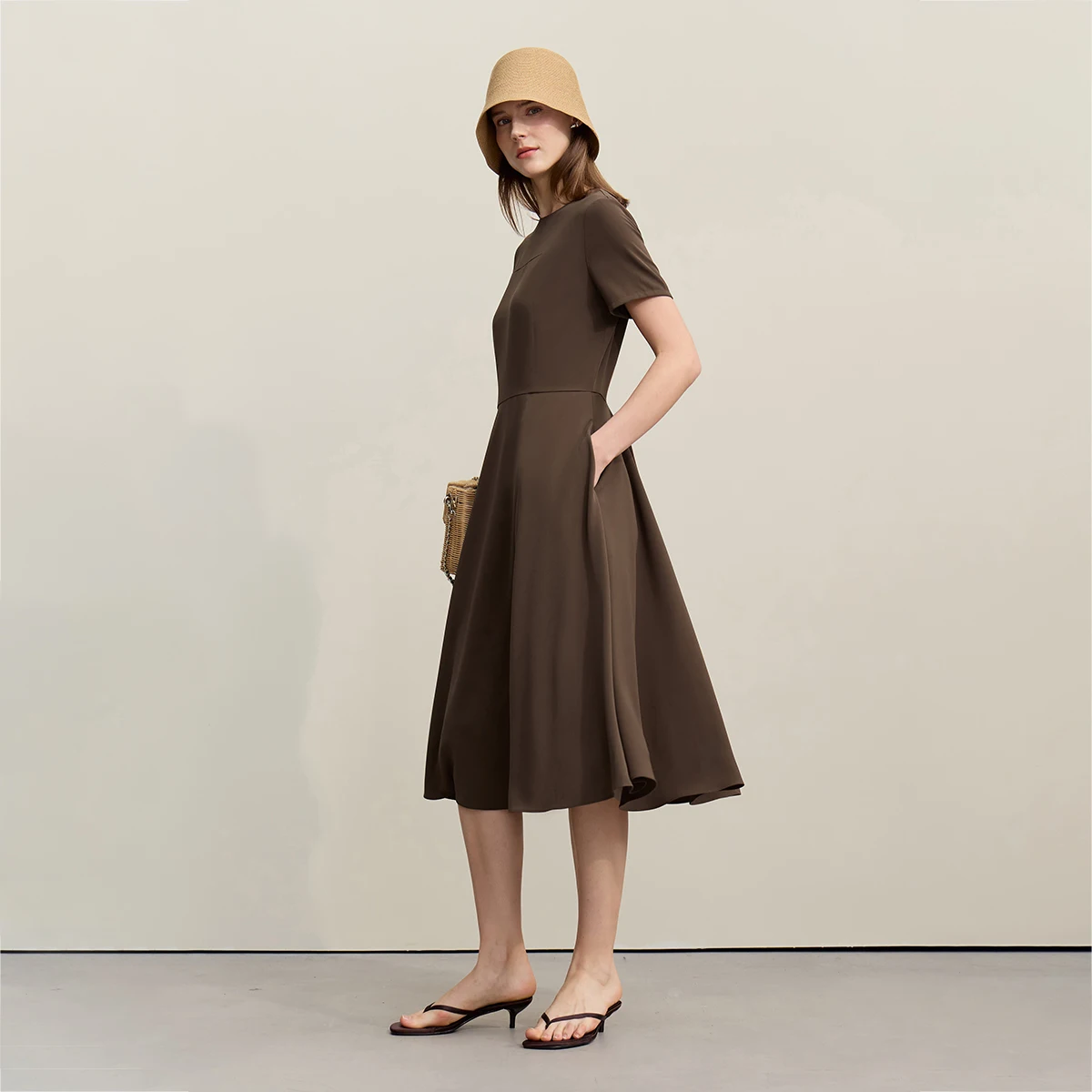 Elegant Women's Short Sleeve Dress with Pockets - Spring 2026