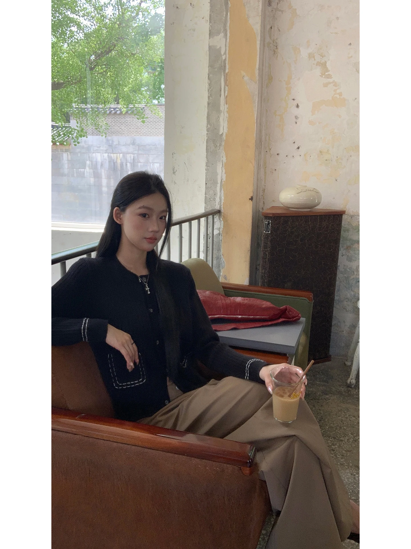 

Bla Вязаный приталенный кардиган Женская осенняя одежда Корейская верхняя одежда Топ G SLE Низкий круглый Ne Button Sve Long