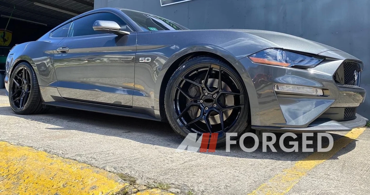 عجلات MN مزورة RFX11 5 من الساتان البرونزي الأسود لجنوط فورد موستانج GT350 GT500 S550 المخصصة