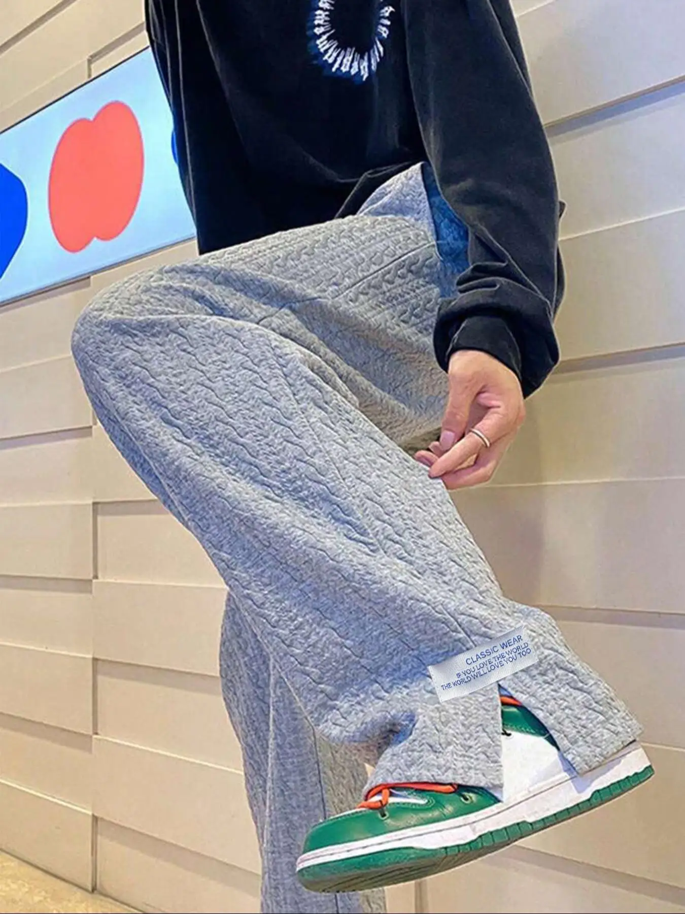 Herren Casual Minimalistische Jogginghose mit Buchstabendruck, Geteilter Saum, Strukturierter Jacquard-Stoff, Kordelzug am Bund, Komfortabler Schnitt – Detail 27