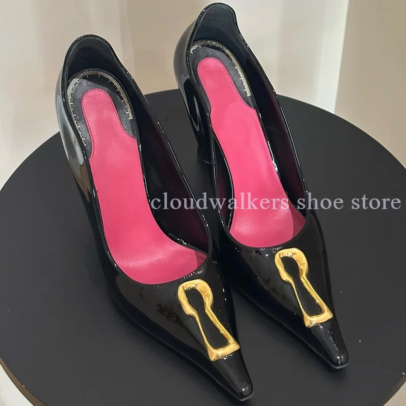

New Style Gold Keyhole Women's Black Patent Leather Velvet Stilettos Sexy Point Toe Wavy Lines Design Stiletto Kitten Heel Pumps