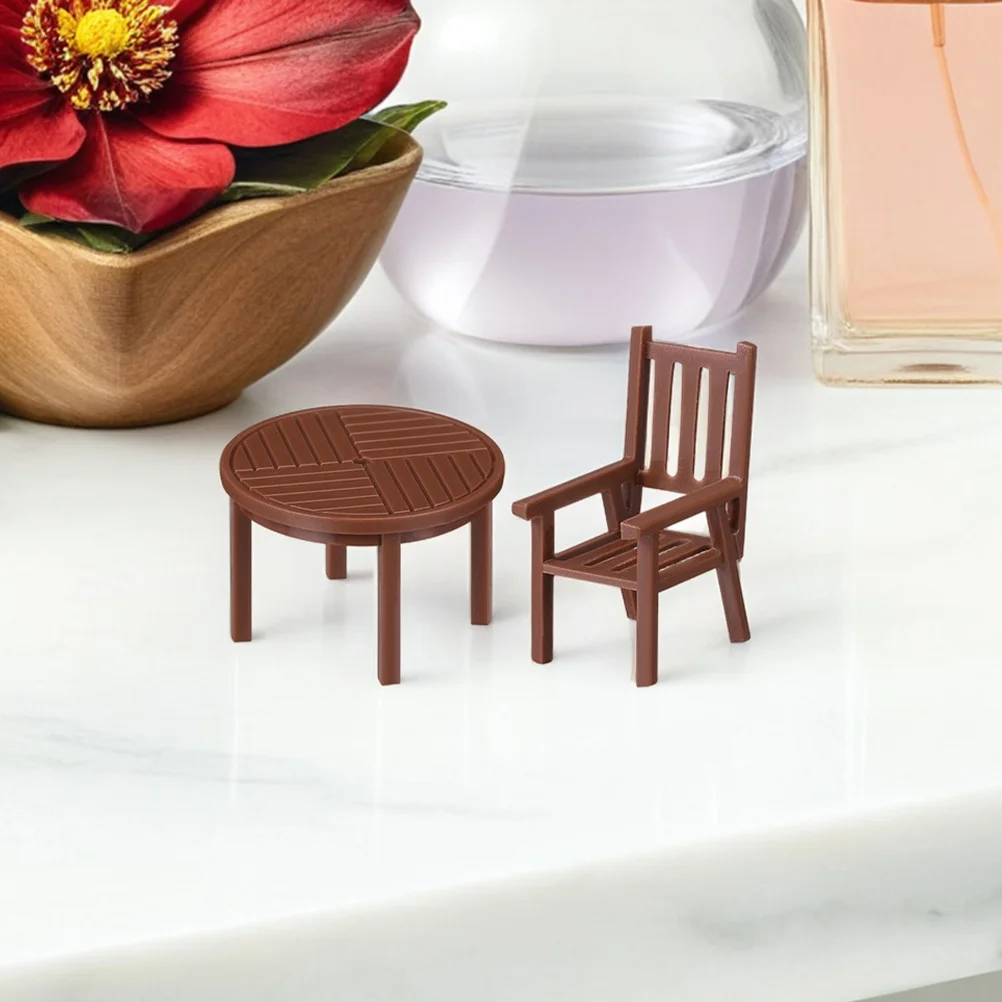 4セットのミニチュア家具セット リアルなデザイン 耐久性のあるコンパクトな寸法 ミニチュアシーンの装飾に最適