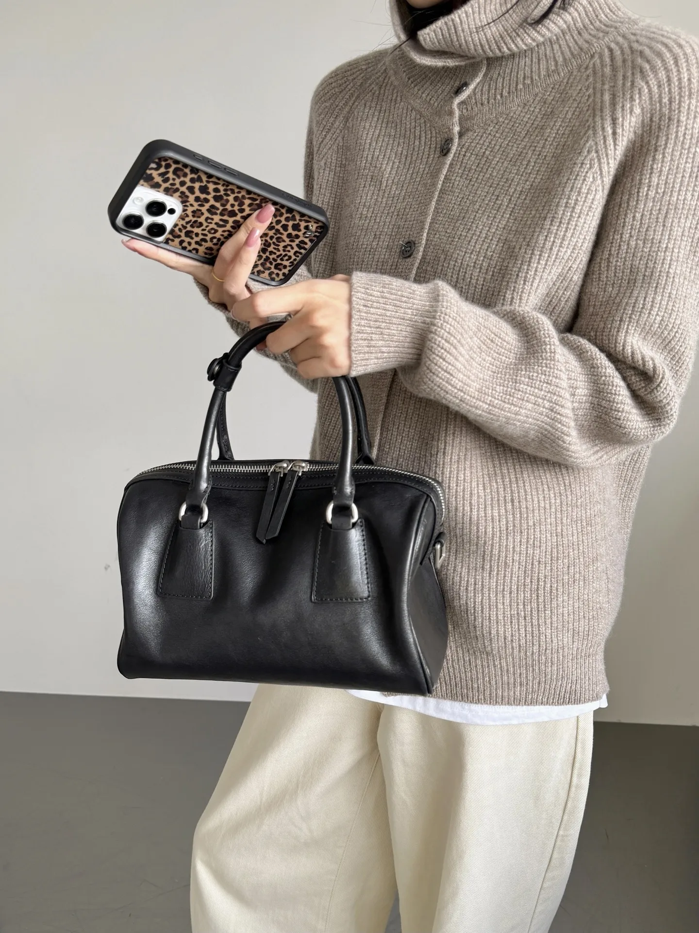 

FIRMRANCH Classic Vintage Black High Quality Vegetable Tanned First Layer Cowhide Women's Handbag Boston Square Crossbody Bag