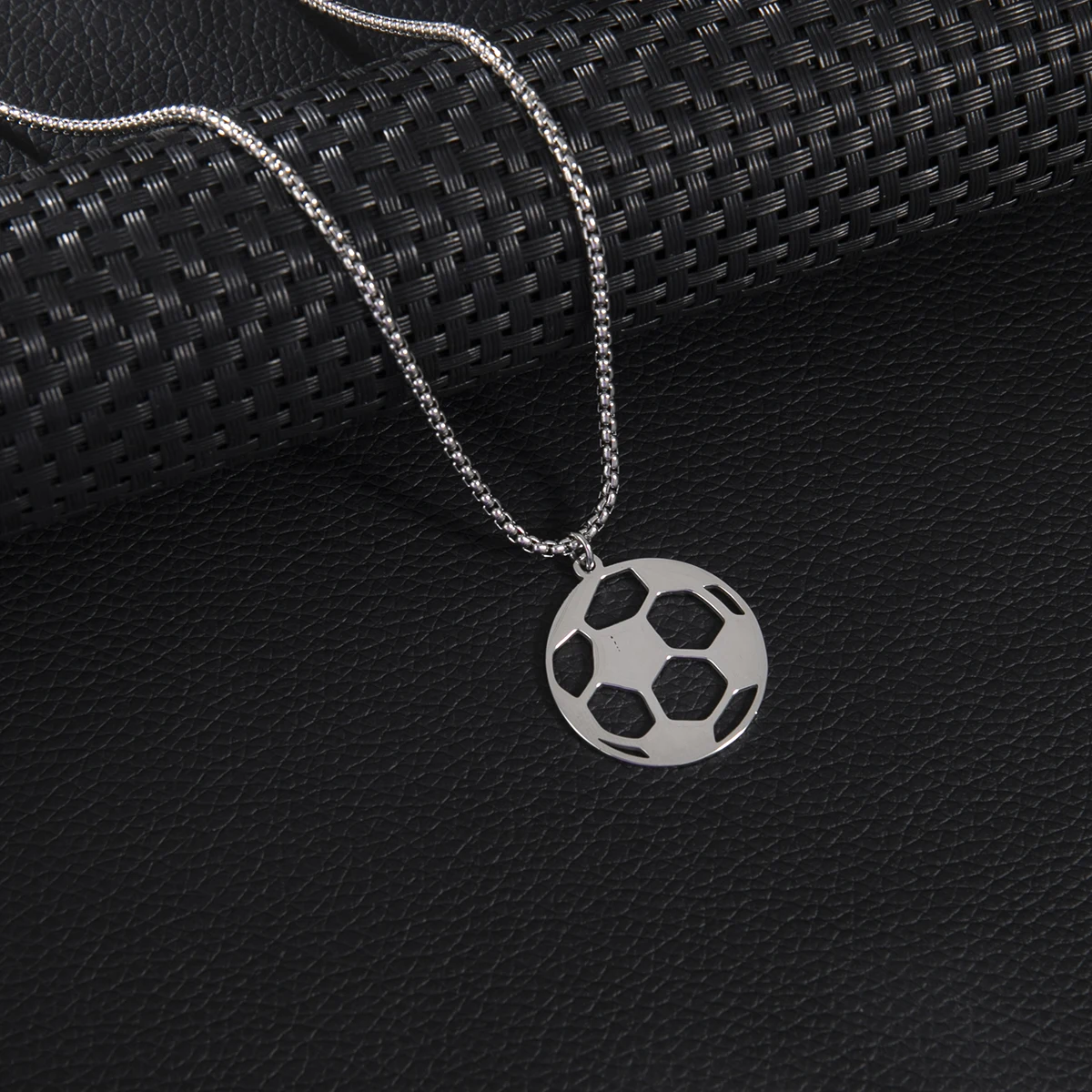 Fashion Sports Football Pendant Chain Necklace Choker For Men Silver Color Stainless Steel Desinger Charms Necklace Collar