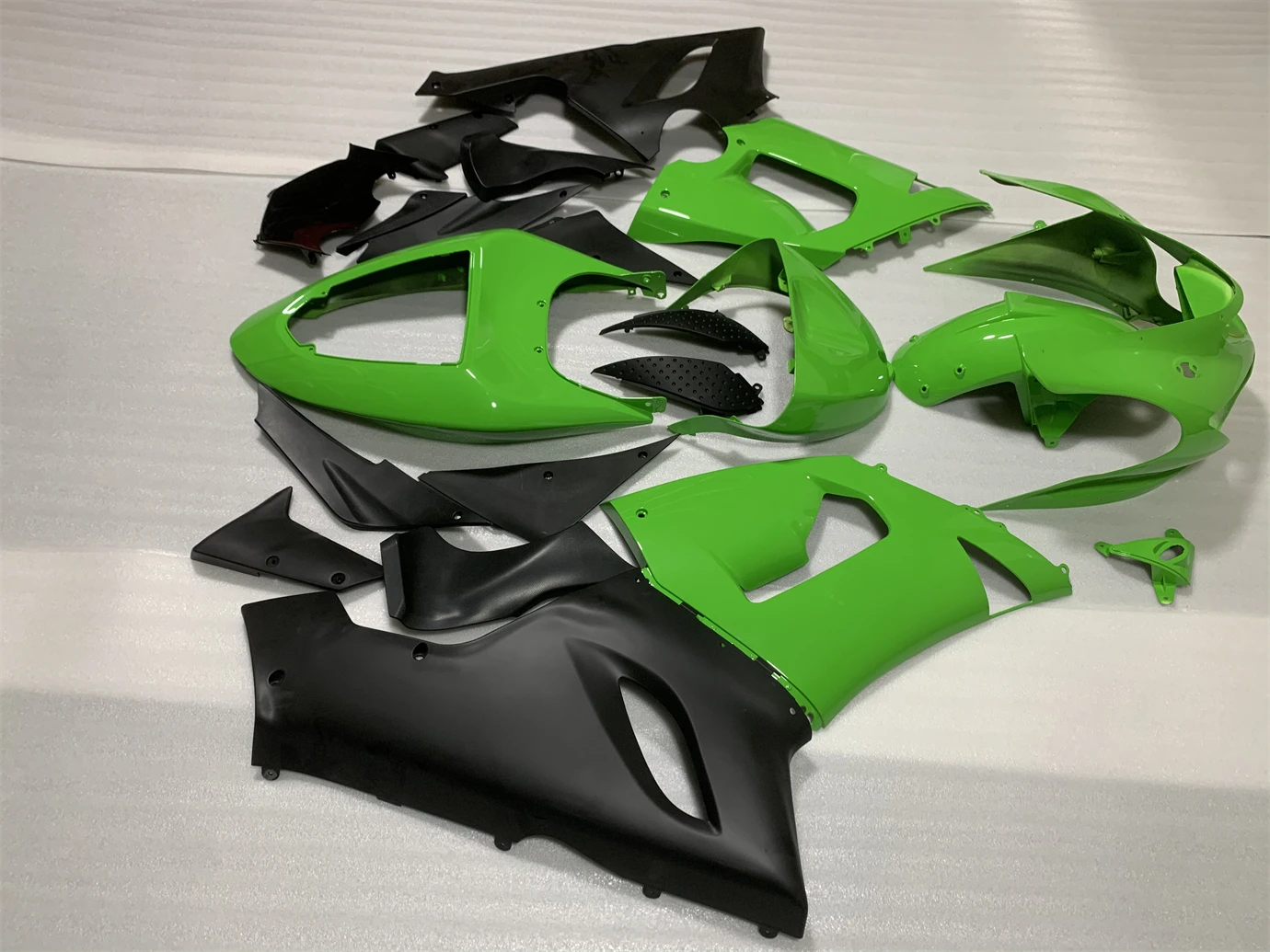 Motorcycle Fairing Kit Suitable for Kawasaki ZX-6R 05-06 Year 636 2005 2006 Fairing Green Black