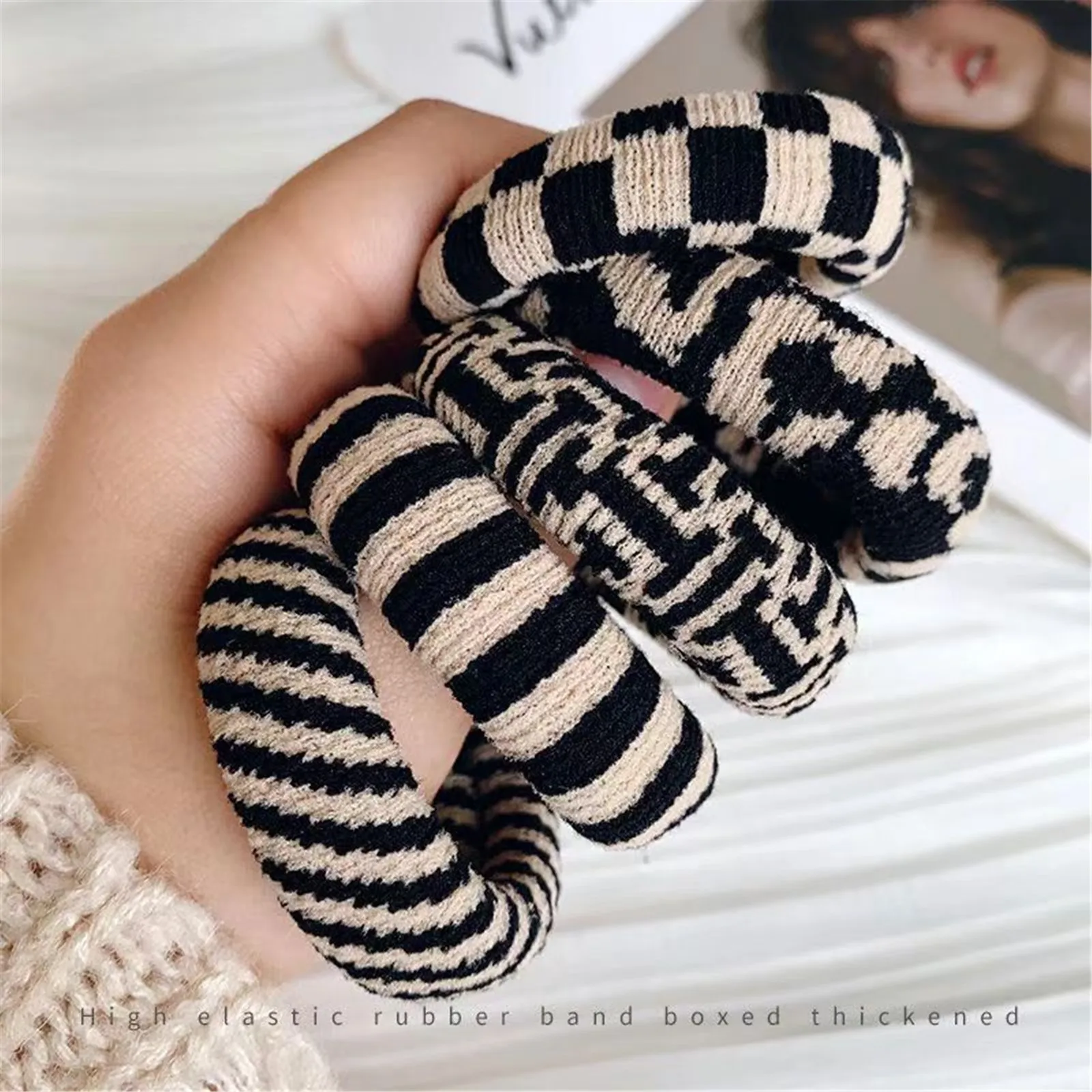 5 قطع من ربطات الشعر الكورية عالية المرونة بدون خياطة، حلقة شعر متقلب باللونين الأبيض والأسود، أربطة شعر سميكة بسيطة ومتينة