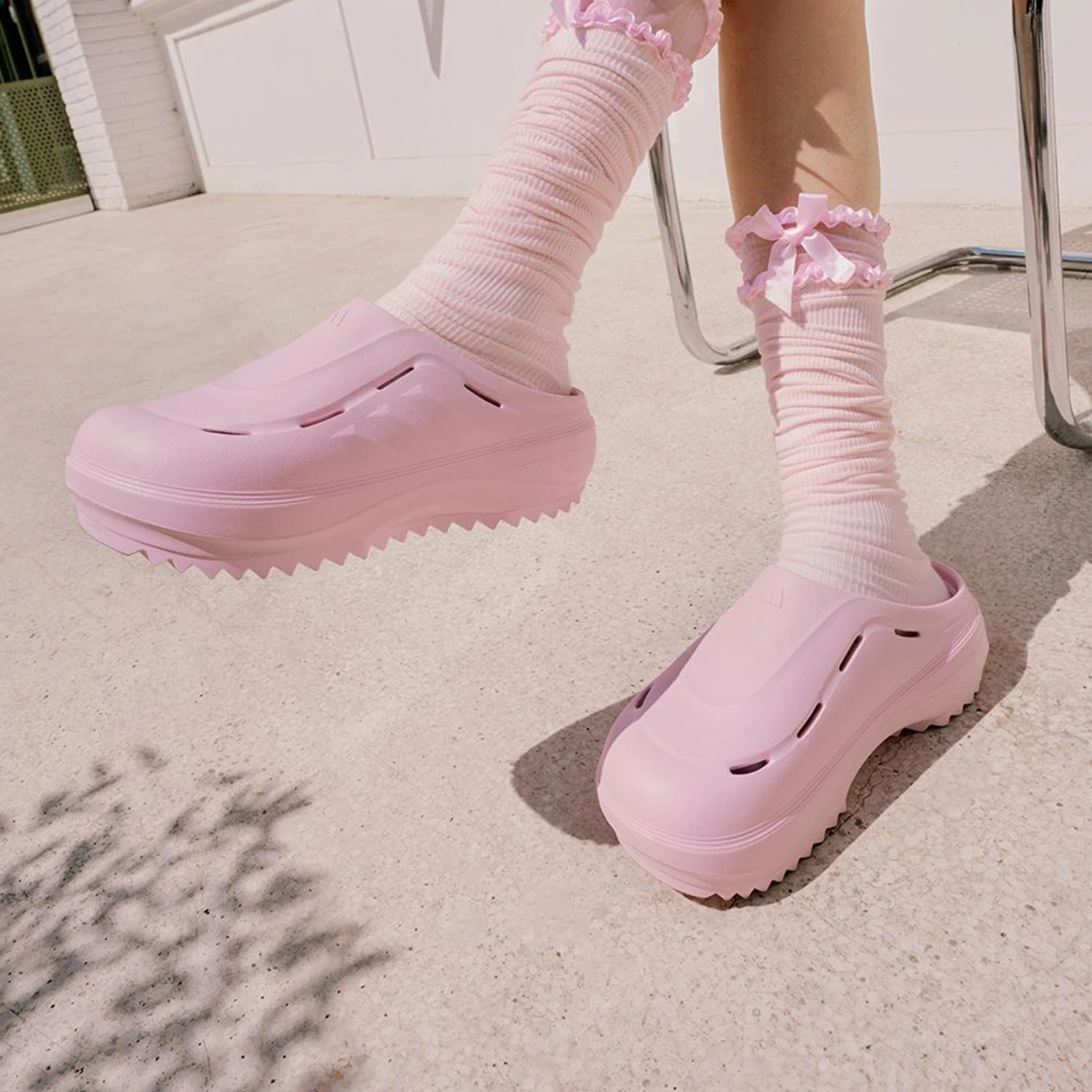 

Adidas оригинальные оригинальные шлепанцы унисекс с мягкой платформой JR6756