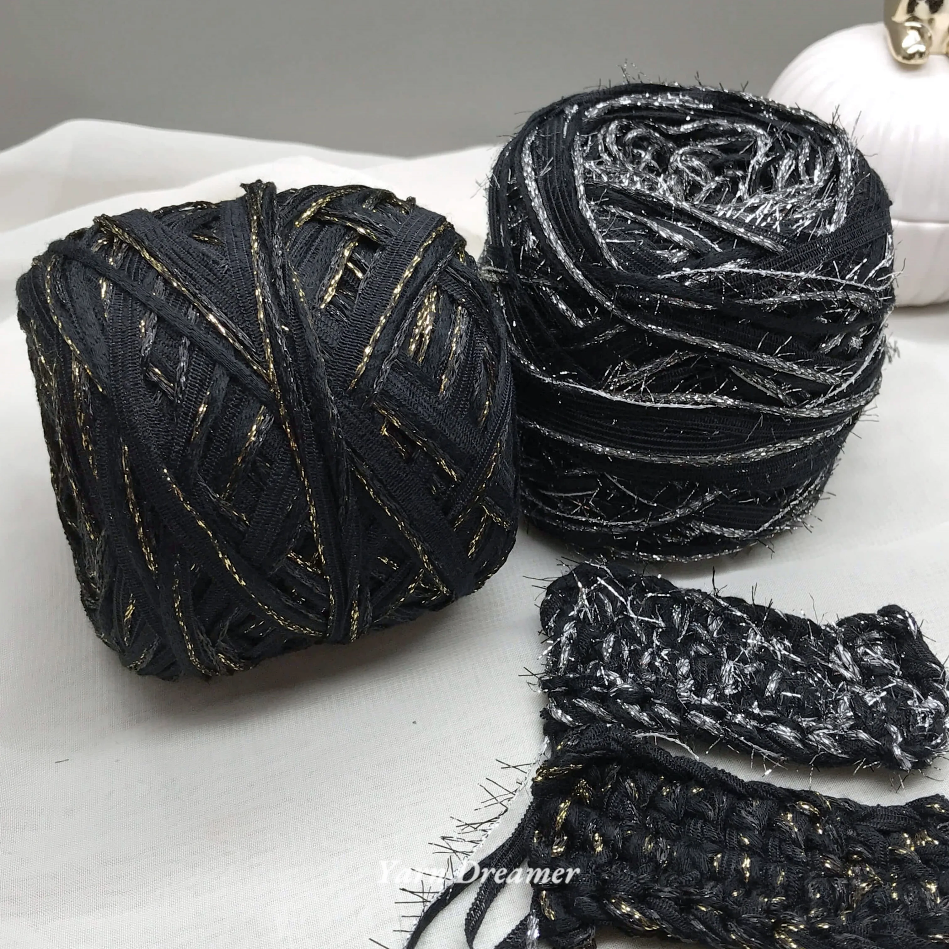 

Luxury Tweed Style Black Yarn for Crochet Bag with Gold Silver Glitter Yarns for Knitting Marled Fancy Chunky Yarn in Bulk