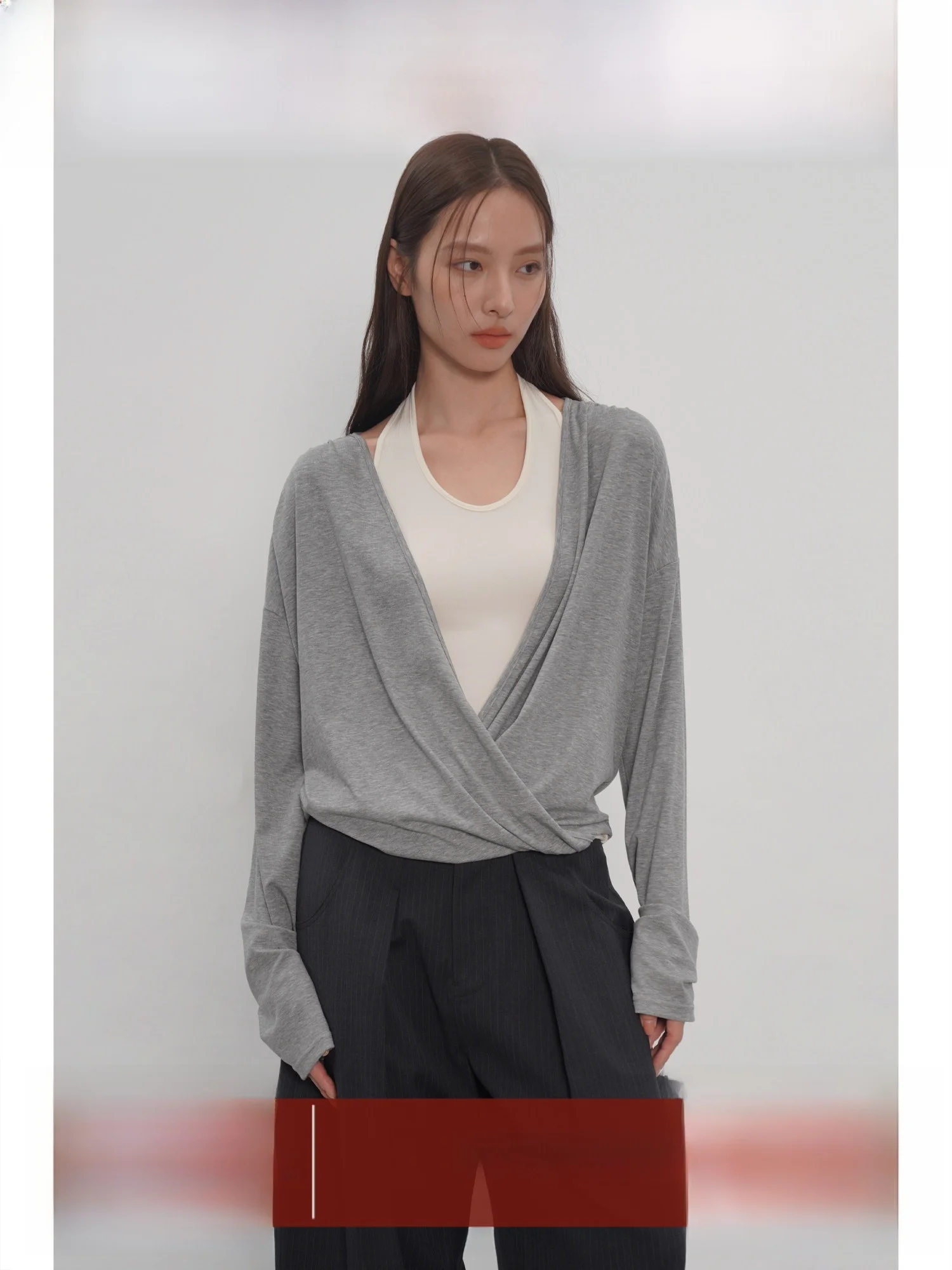 

Женская футболка с длинным рукавом и вырезом-хенли EIGHTHMONTH, осенняя коллекция 2025, новый дизайн, повседневный прямой крой