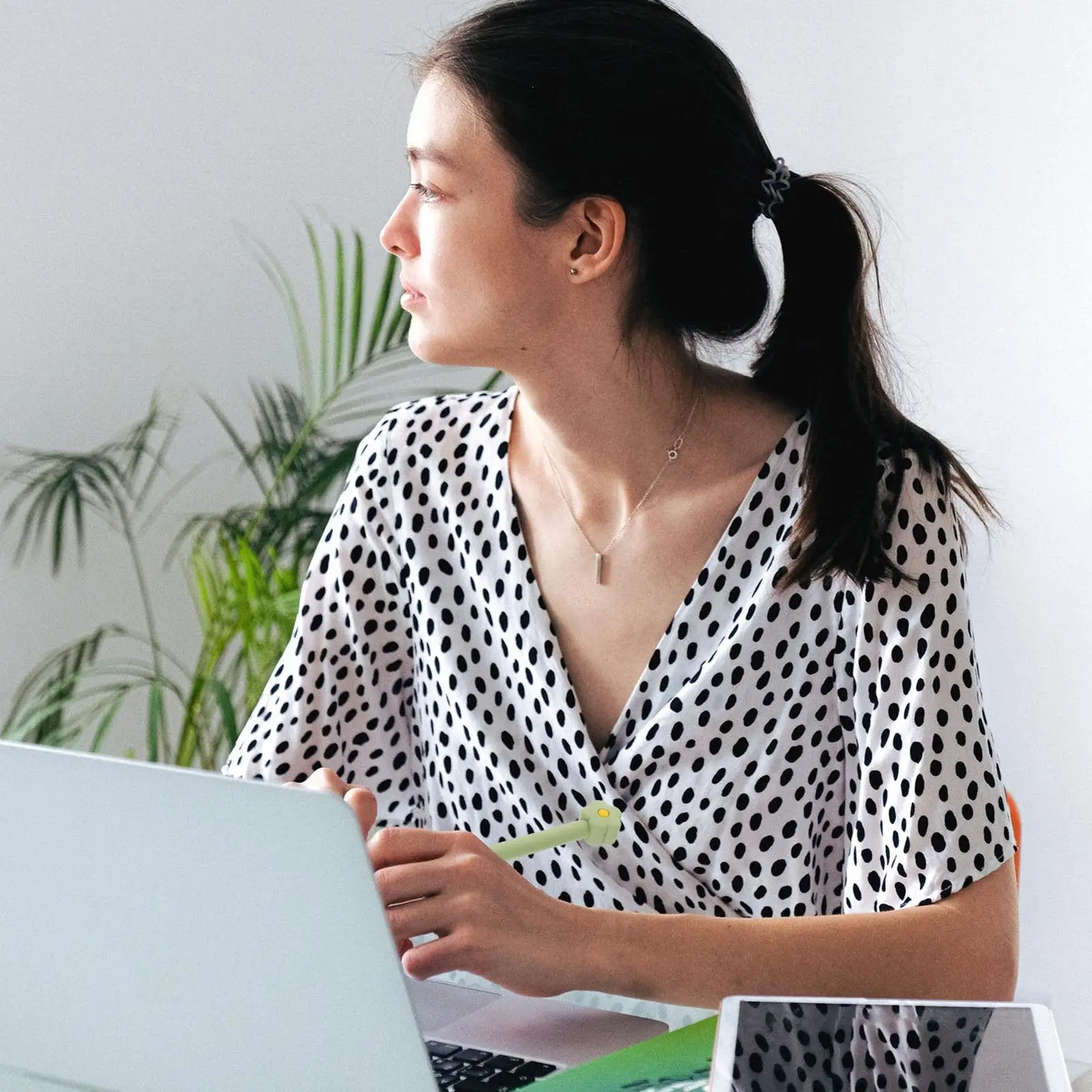 

1Pcs Pencil Protective Silicone Case Flower Design Stylus Pen Cover Anti-Slip Anti-Fall Shockproof Touch Pen Sleeve Stylus