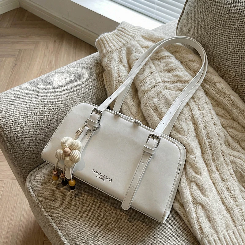 

LEFTSIDE Women's White Soft Leather Shoulder Bag Flower Charm Decor Minimalist Fashion Casual Tote Commuter Daily Handbag 2026