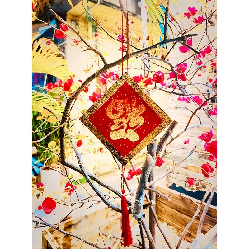 

Фокусы Фу-то-Билл: Исчезновение карт и их появление в виде купюры. Магия для выступлений с близким планом и на сцене. Иллюзии, реквизит для ментализма. Новогодние пожелания.