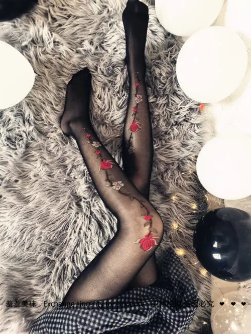 Japanese‑Style Women Thin Black Pantyhose, Retro Floral‑Vine Lace Jacquard, Elegant Leg‑Shaping Slim‑Fit Fashion Hosiery Tights