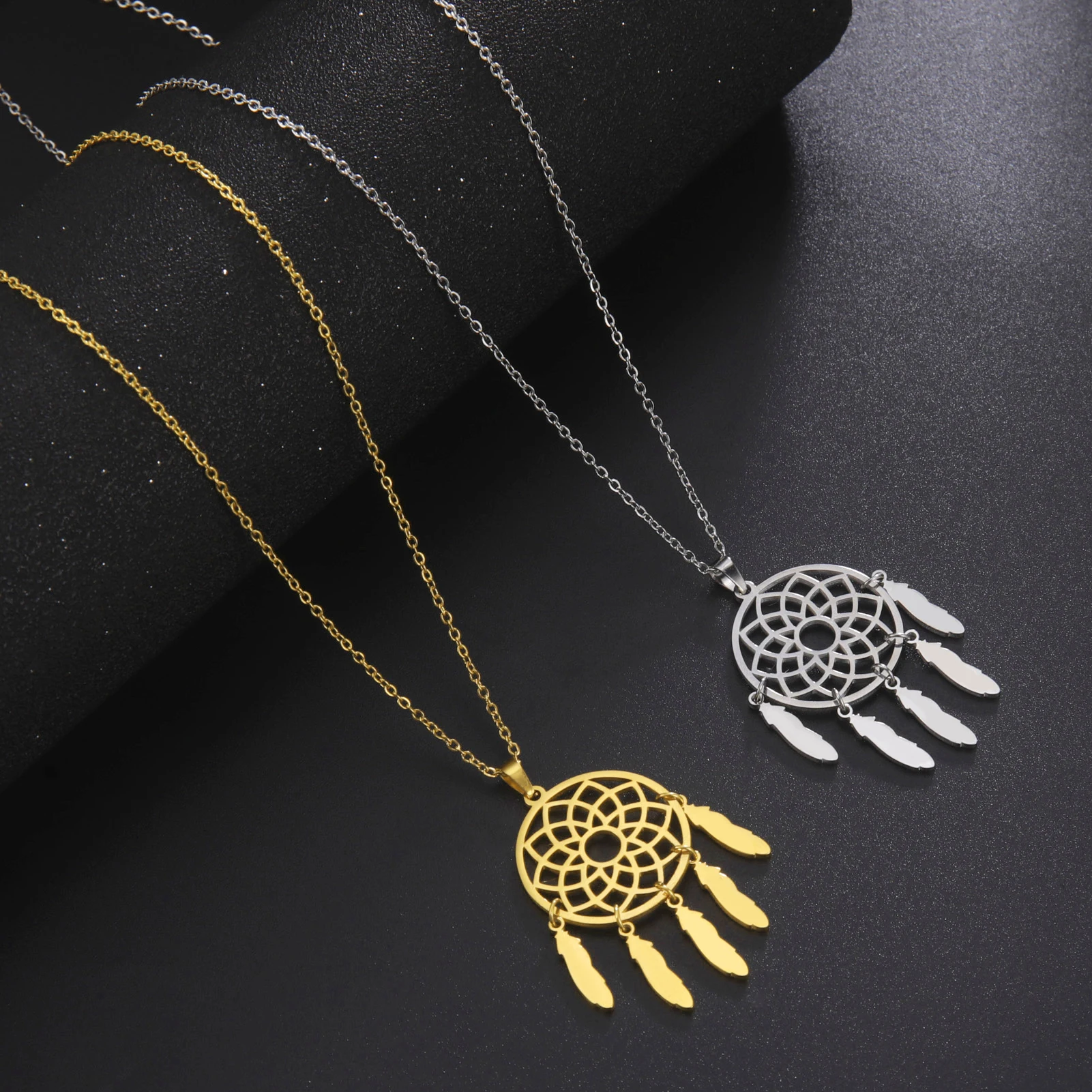 Cazador Hollow Dreamcatcher Feather Pendant Necklaces for Women Stainless Steel Jewelry Choker Necklaces 2024 Birthday Gift