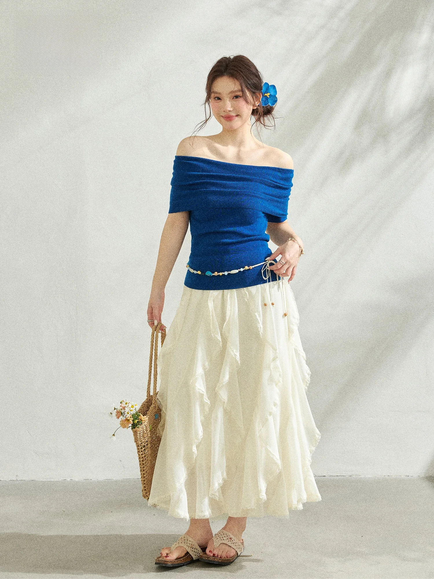 

Синяя блузка с открытыми плечами и многослойной шифоновой юбкой, модный комплект для отпуска, юбка А-силуэта с высокой талией в корейском стиле