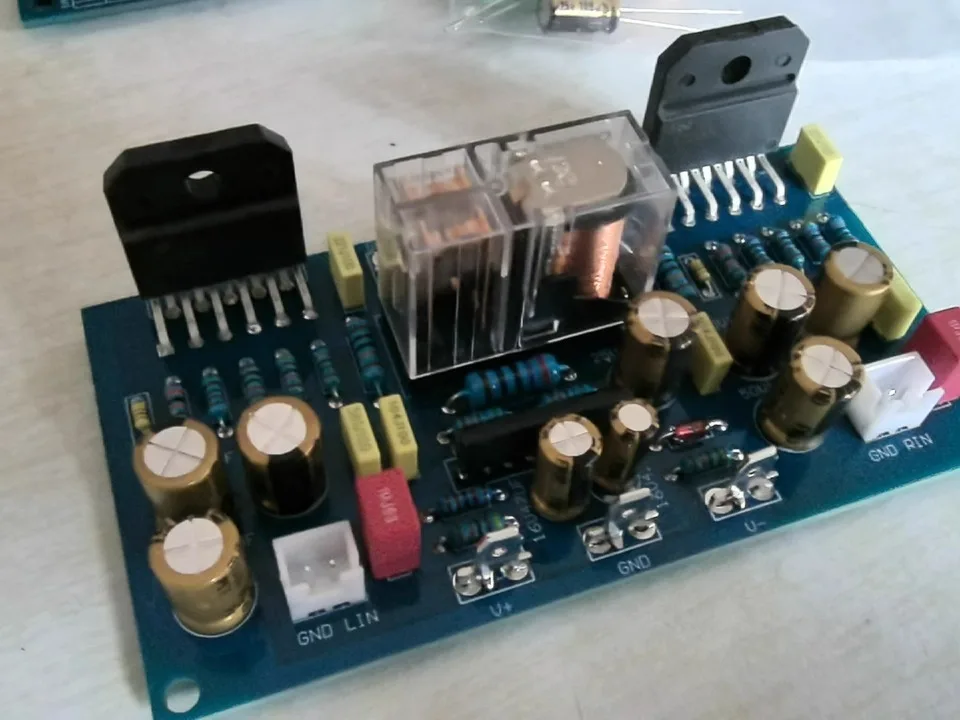 LM3886 68W+68W Hifi…