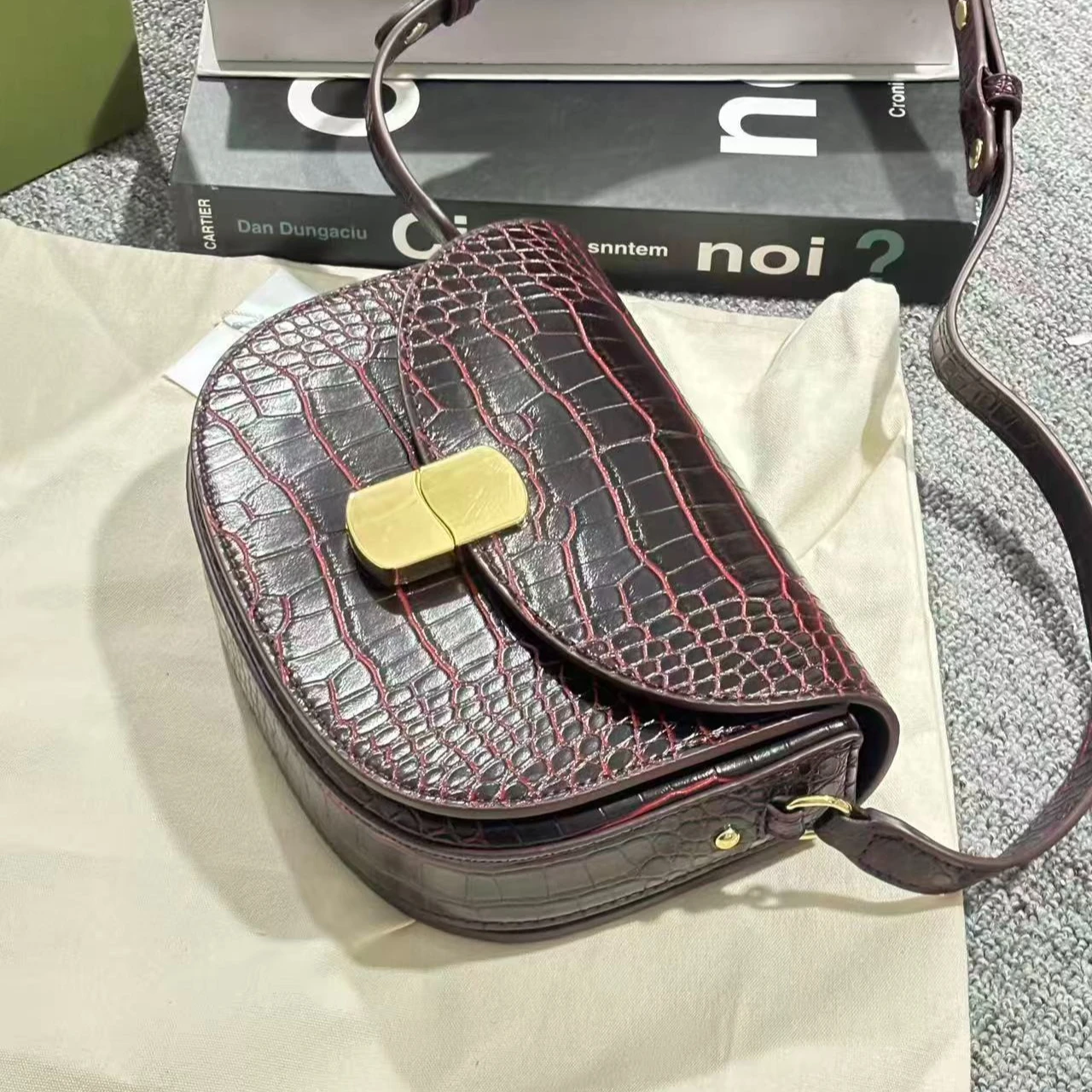 

Женская сумка-мессенджер Ins French Paris Y2K Sezana из натуральной кожи, дизайнерская, с логотипом, повседневная, в стиле Tofu