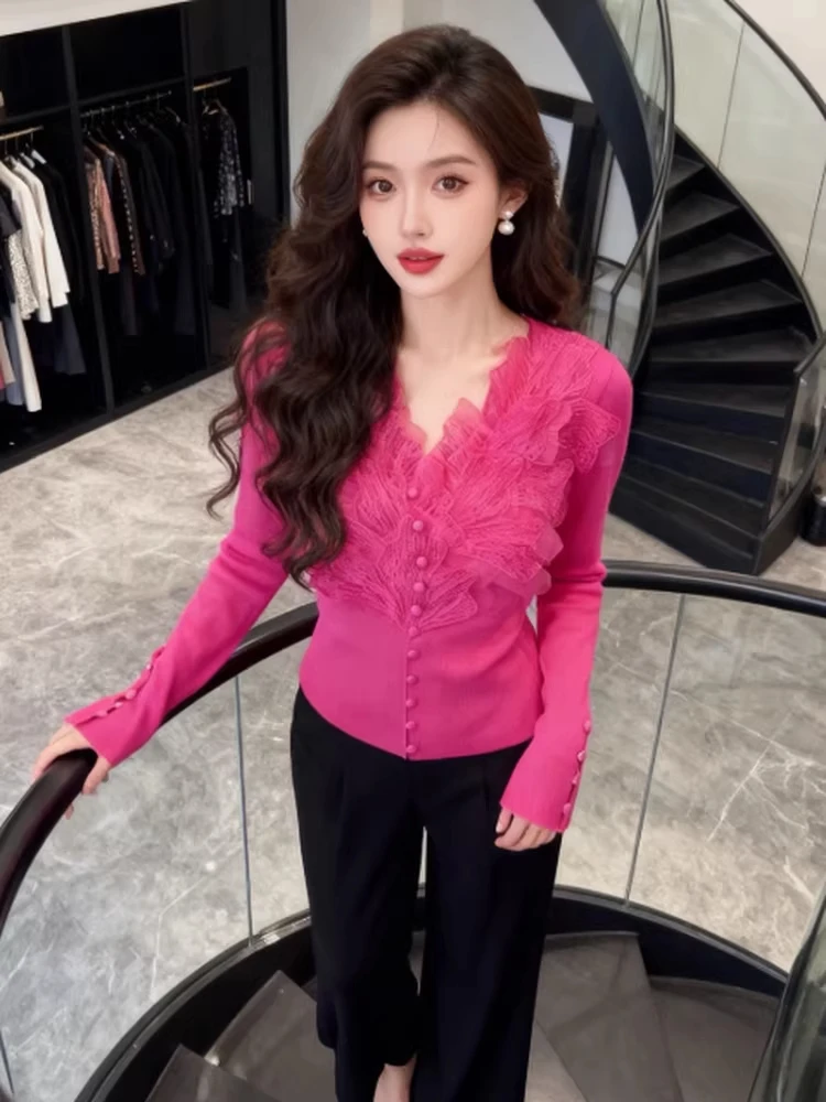 

Heavy Embroidery Lace Trim V-Neck Warm Fleece Lined Base Shirt French Style Slim Fit Long Sleeve Plant Floral Print Women's Top