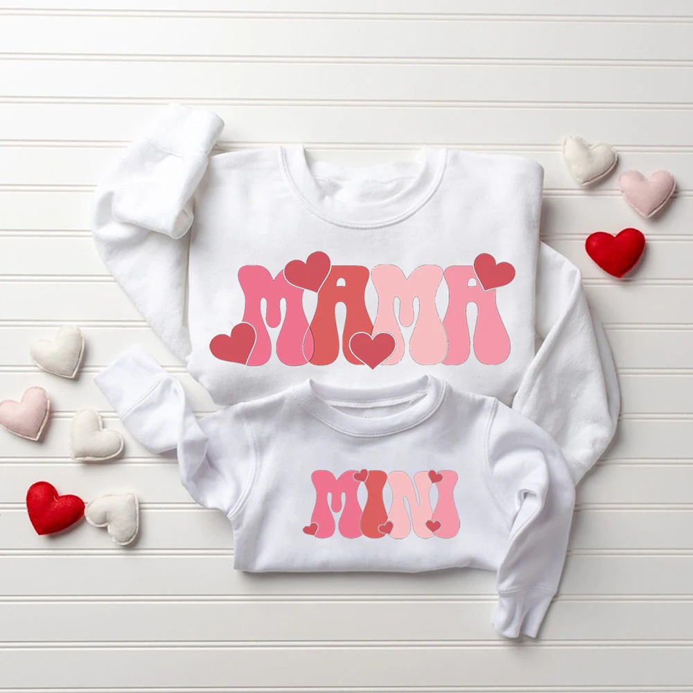 Mommy and Me Outfits Mom and Me Sweatshirts Matching Мommy and Мe Valentine Day Shirts Mama & Mini Sweatshirt Outfits