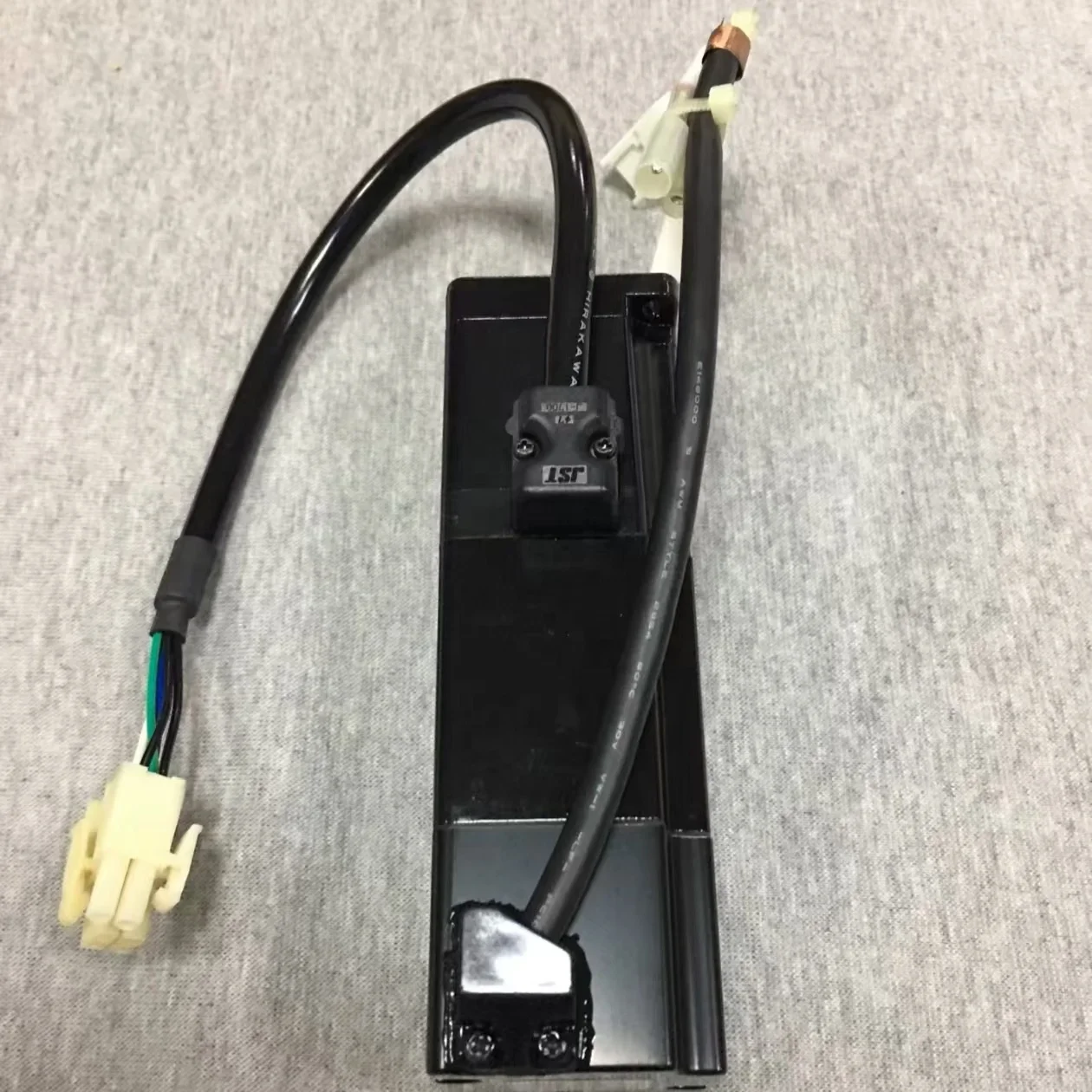 -01A2A-YR11 Servomotore