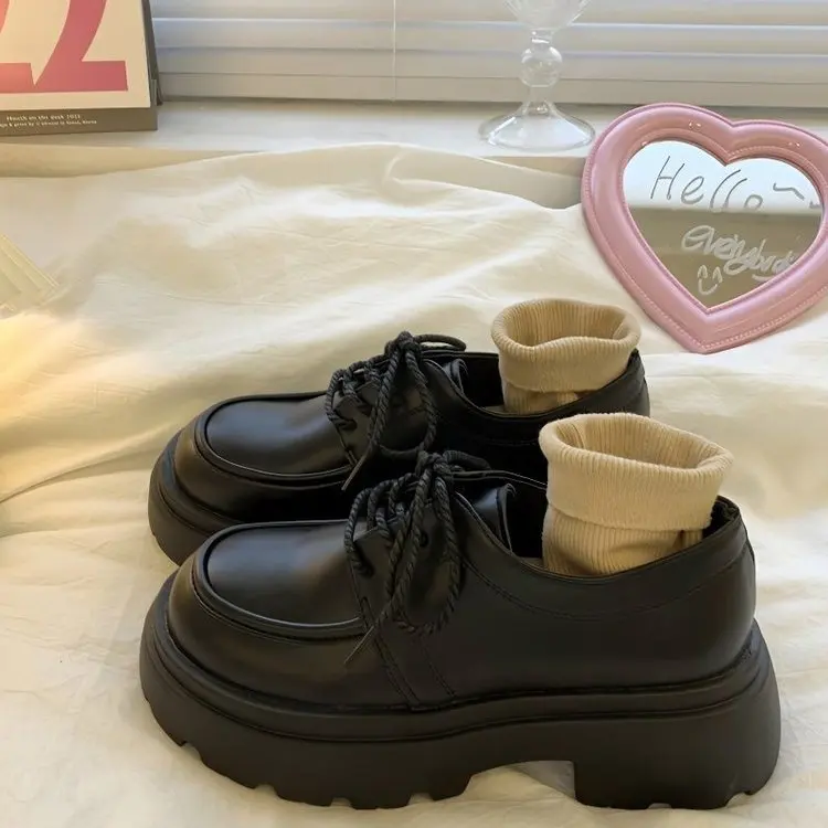 Preppy Damen Chunky Platform Oxfords mit runder Spitze, aus Lackleder, mit Schnürung, mit rutschfester Sohle, lässige Loafer-Schuhe – Detail 3