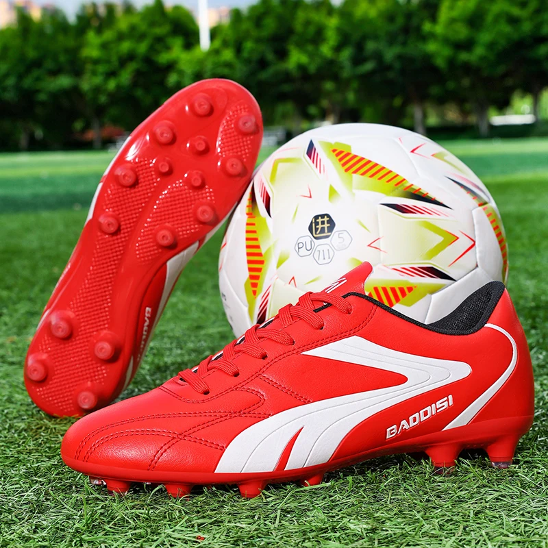 

Red Men Soccer Shoes Adult Kids TF/FG Football Boots Cleats Grass Training Turf Shoes Outdoor Non Slip Futsal Sneakers Unisex