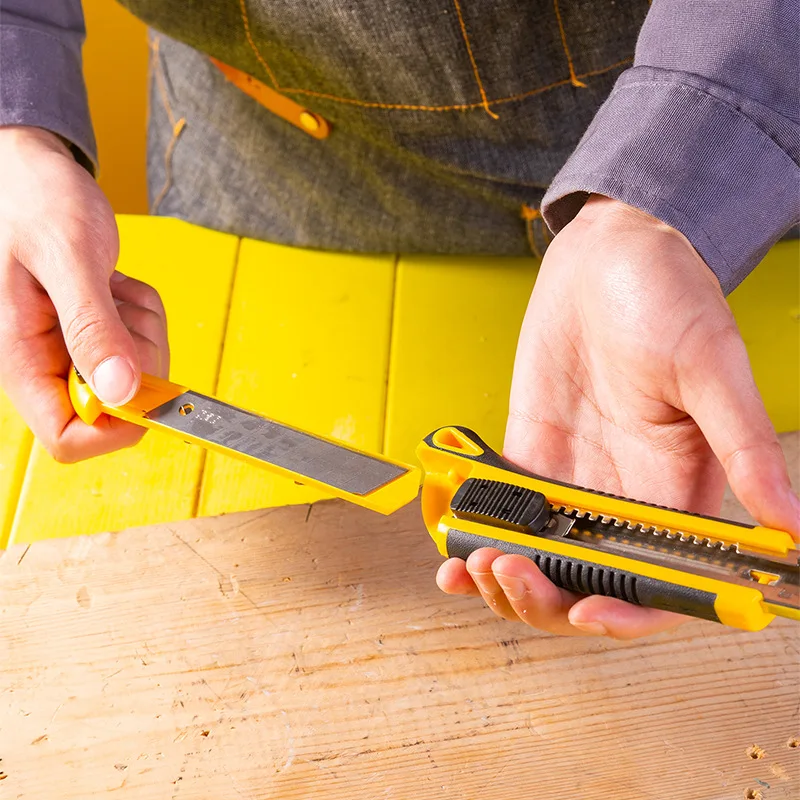 Большой универсальный нож Художественный нож 25 мм SK5 Лезвие из нержавеющей стали Выдвижной нож Резак для коробок Карманные ножи с защелкой Рождество