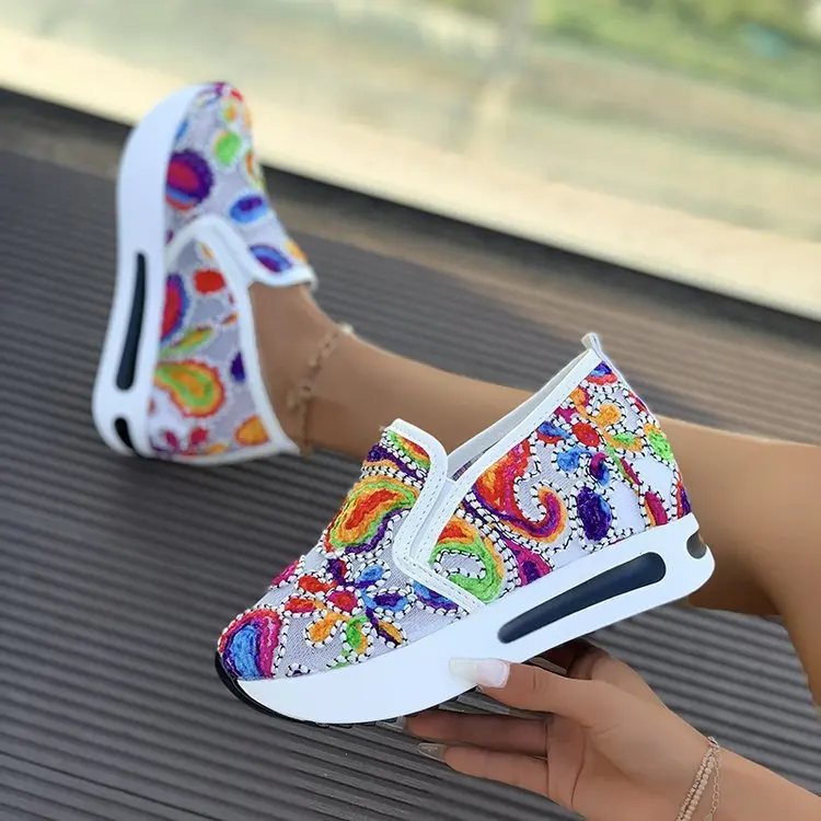 

Women's Wedge Shoes New Spring Autumn Fashion Round Toe Floral Pattern Embroidery Mesh Platform Sneakers Increase Height Shoes