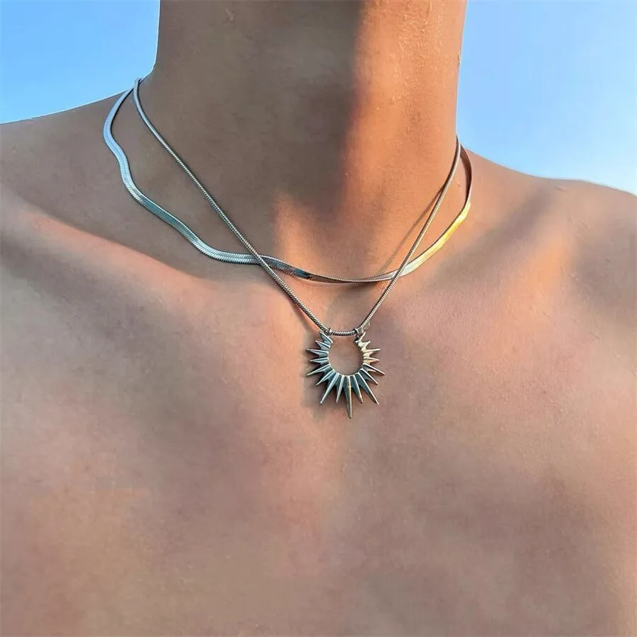 

Fashion Simple Double Layer Wear Titanium Steel Sun Necklace for Men Niche Collarbone Sun Pendant Chain Women Necklaces Jewelry