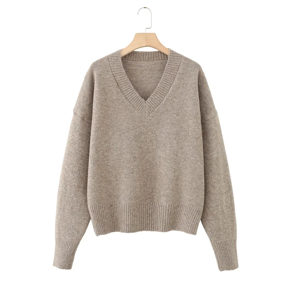 

loose long sleeved soft knitted V-neck pullover New autumn and winter women's clothing simple and versatile