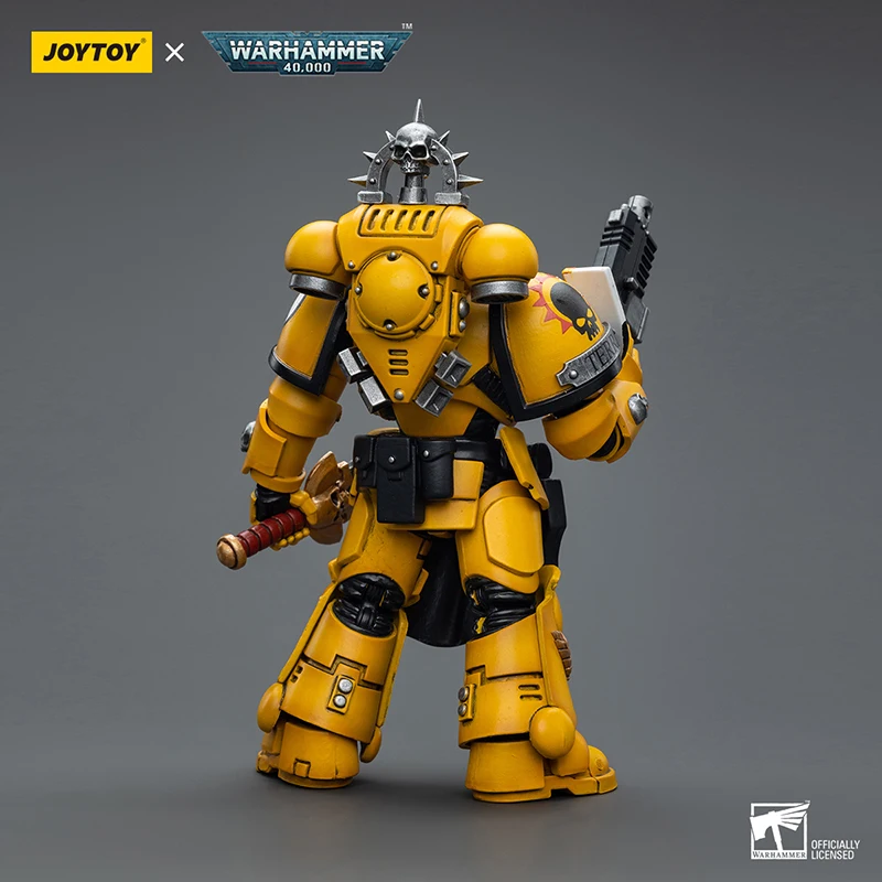 JOYTOY Warhammer 40k 1/18 Action Figure Imperial Fists Lieutenant with Power Sword Model Doll Collect Desk Decor Tos Xmas Gift