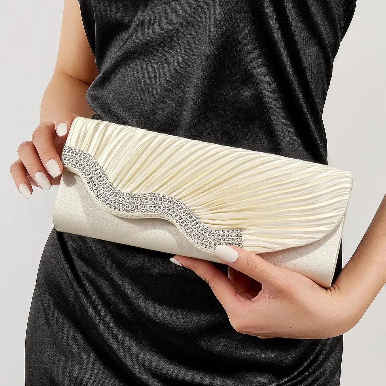 

Блестящие блестящие женские вечерние сумки с рюшами, модные дизайнерские сумки со стразами, сумки на плечо с цепочкой