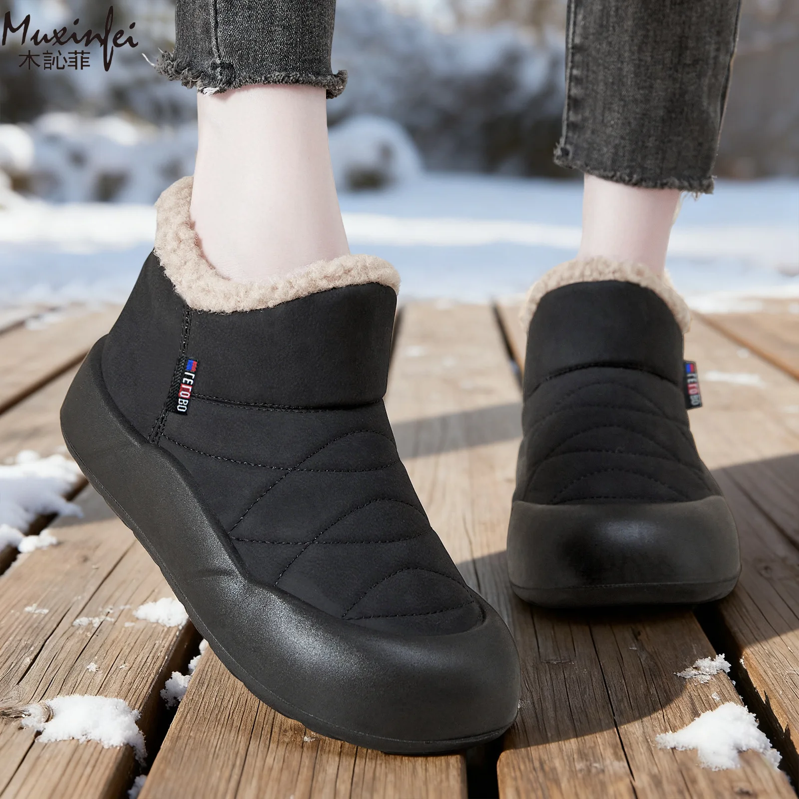 

Winter Women's New Snow Boots Comfortable Women's Short Boots with Thick Velvet Cotton Boots for Cold Protection and Warmth
