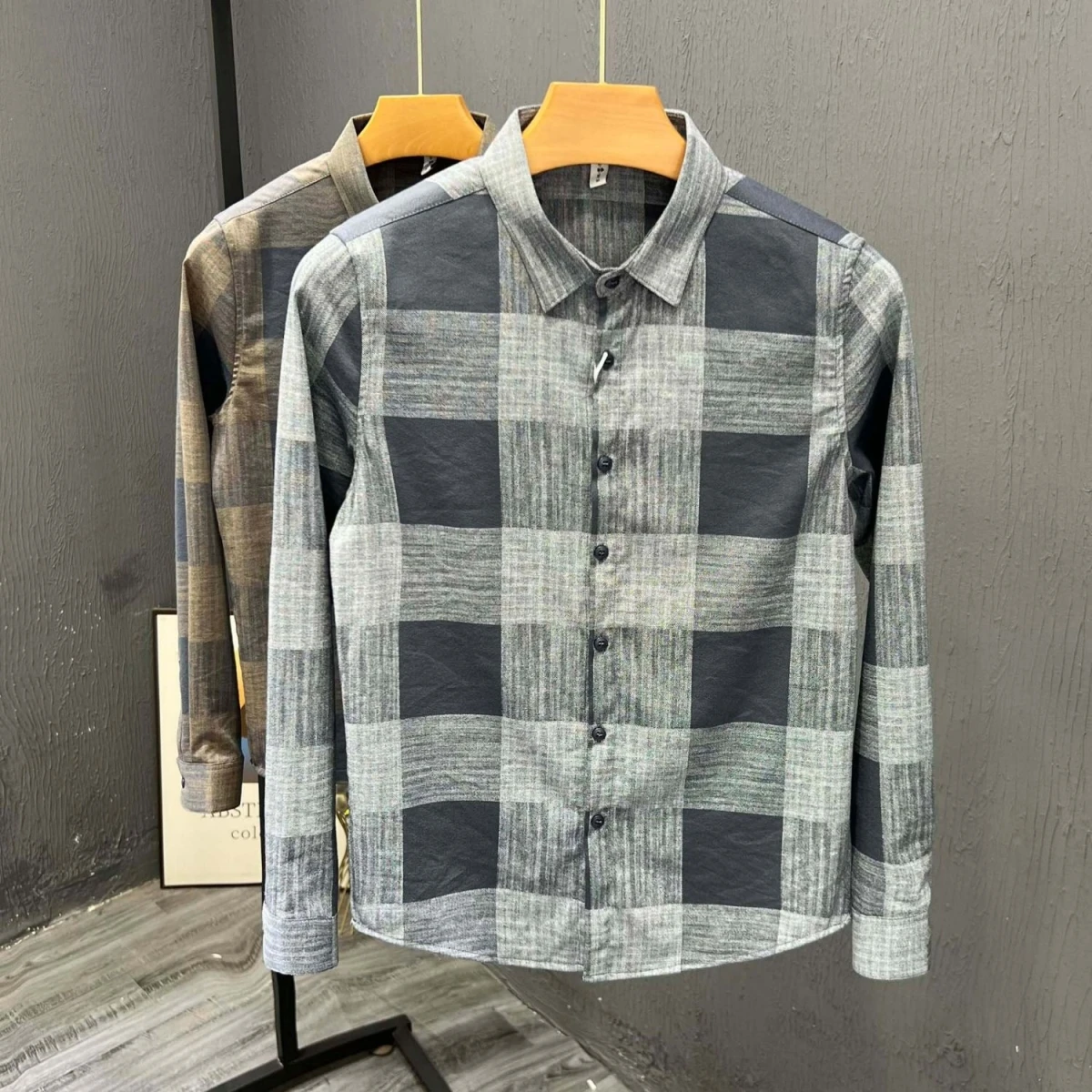 

Men's Plaid Long Sve irt Autumn Faionable Haome High End Sensation Loose Fit Polyester Youthful Trend 2025 New Arrival