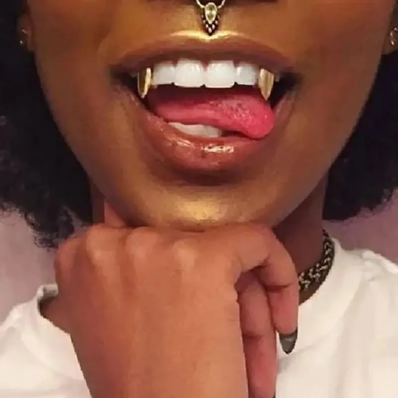 Hip-Hop Tiger Tooth Inlaid Zircon Gold Copper Denture Jewelry Is Suitable For Music Festivals, Parties And Daily Shiny Outfits