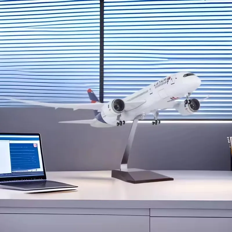 جديد 1:150 مقياس تشيلي لاتام الخطوط الجوية بوينغ 787 دريملاينر دييكاست نموذج الخطوط الجوية الراتنج طائرة اللعب جمع عرض الهدايا