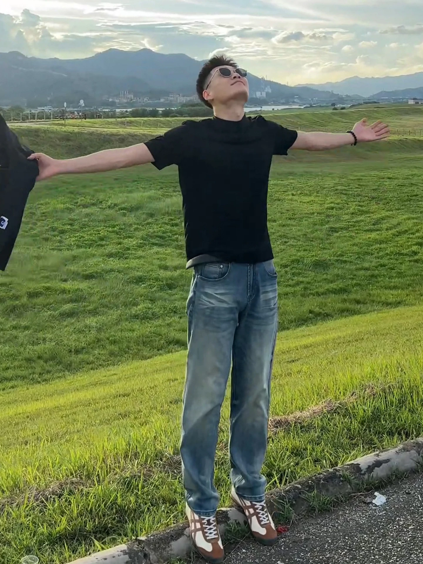 

Мужские джинсы прямого кроя в стиле ретро, синие, летние, тонкие, удлиненные, в американском стиле, зауженные, с легким расклешением