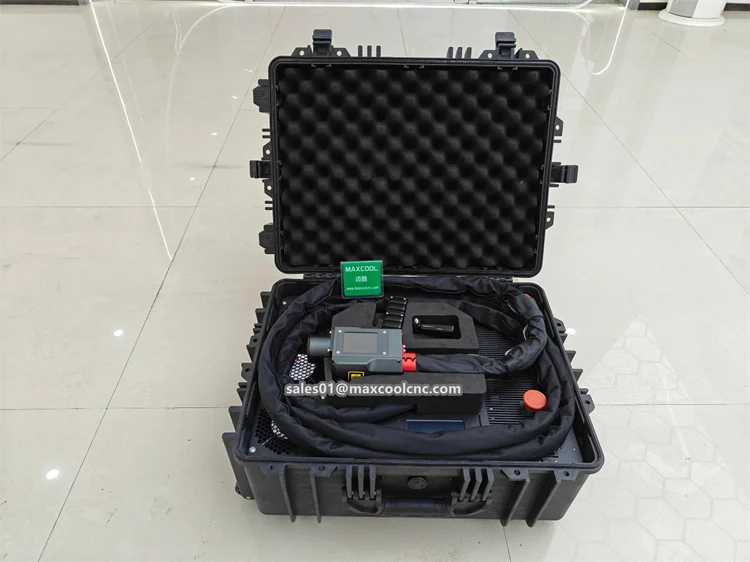 500w Pulsed Laser Reiniger Koffer Trolly Fall Mini Handheld Laser Rost Entfernung Auto Malerei Laser Reinigung