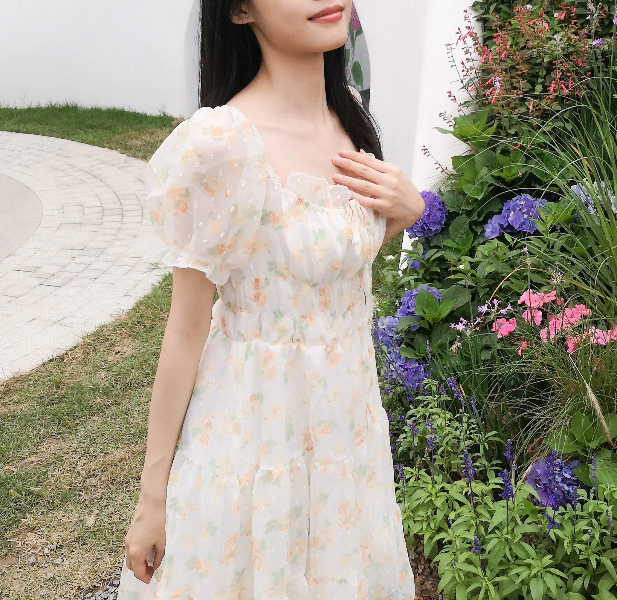 Tea Break French White Fragmented Flower Dress Children\'s Summer 2023 New Style Small and High Quality Waist Wrapped Bubble Slee