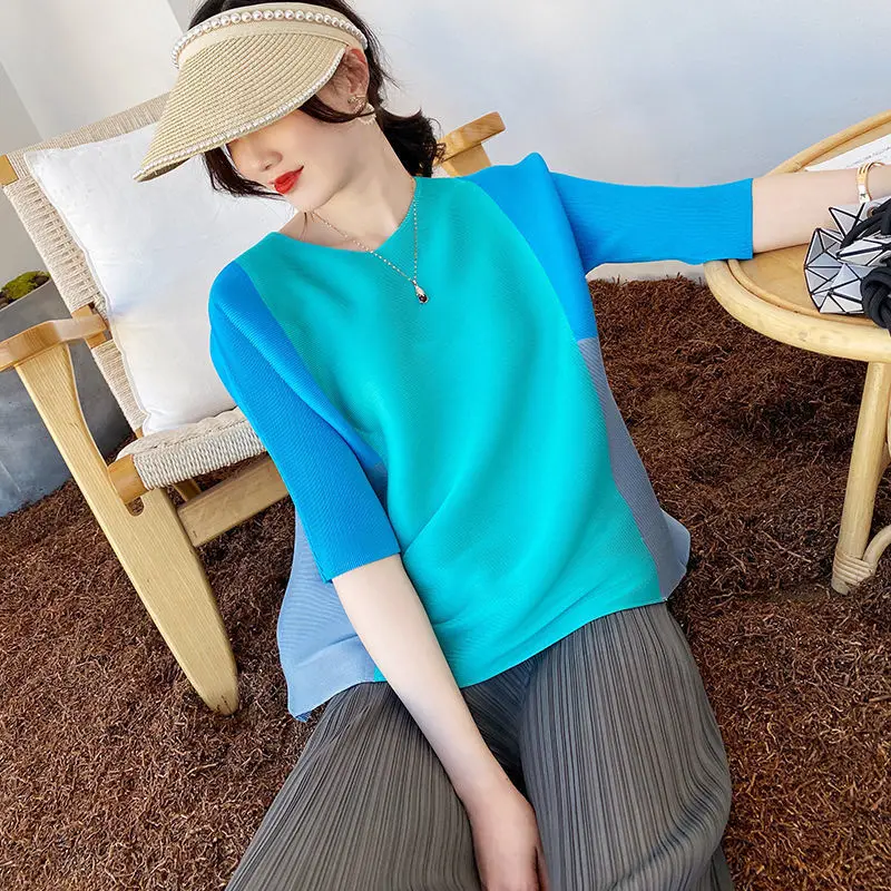 

Fashionable five -sleeved thin T -shirt folds female top 2023 spring and summer new loose simple and round collar t shirt girl