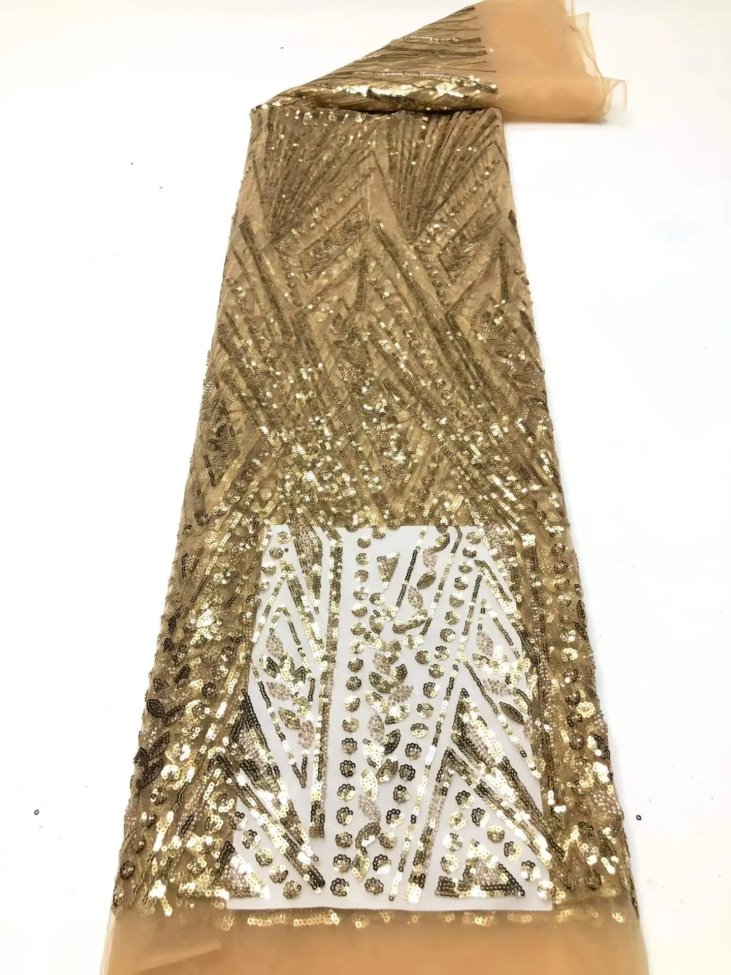 

Высококачественная африканская симметричная вышитая бисером и пайетками кружевная ткань (2,5 ярда) из нигерийского французского тюля для праздничных платьев